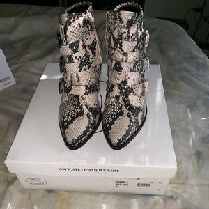 Steve Madden Humble Bootie